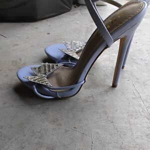 Elegant Light Purple Strappy Heels with Rhinestone Bow